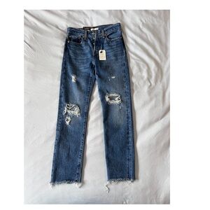 Levi’s Distressed Wedge Straight Jeans NWT